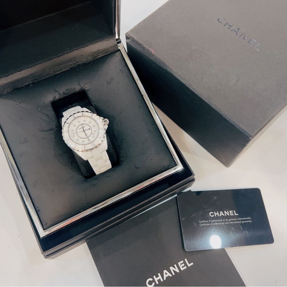 Chanel J12 WATCH CALIBER 12.1, 33 MM
